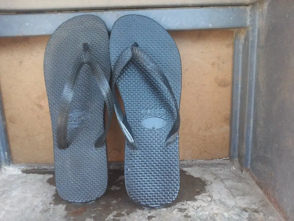 Te enseño a lavar tus ojotas Master race