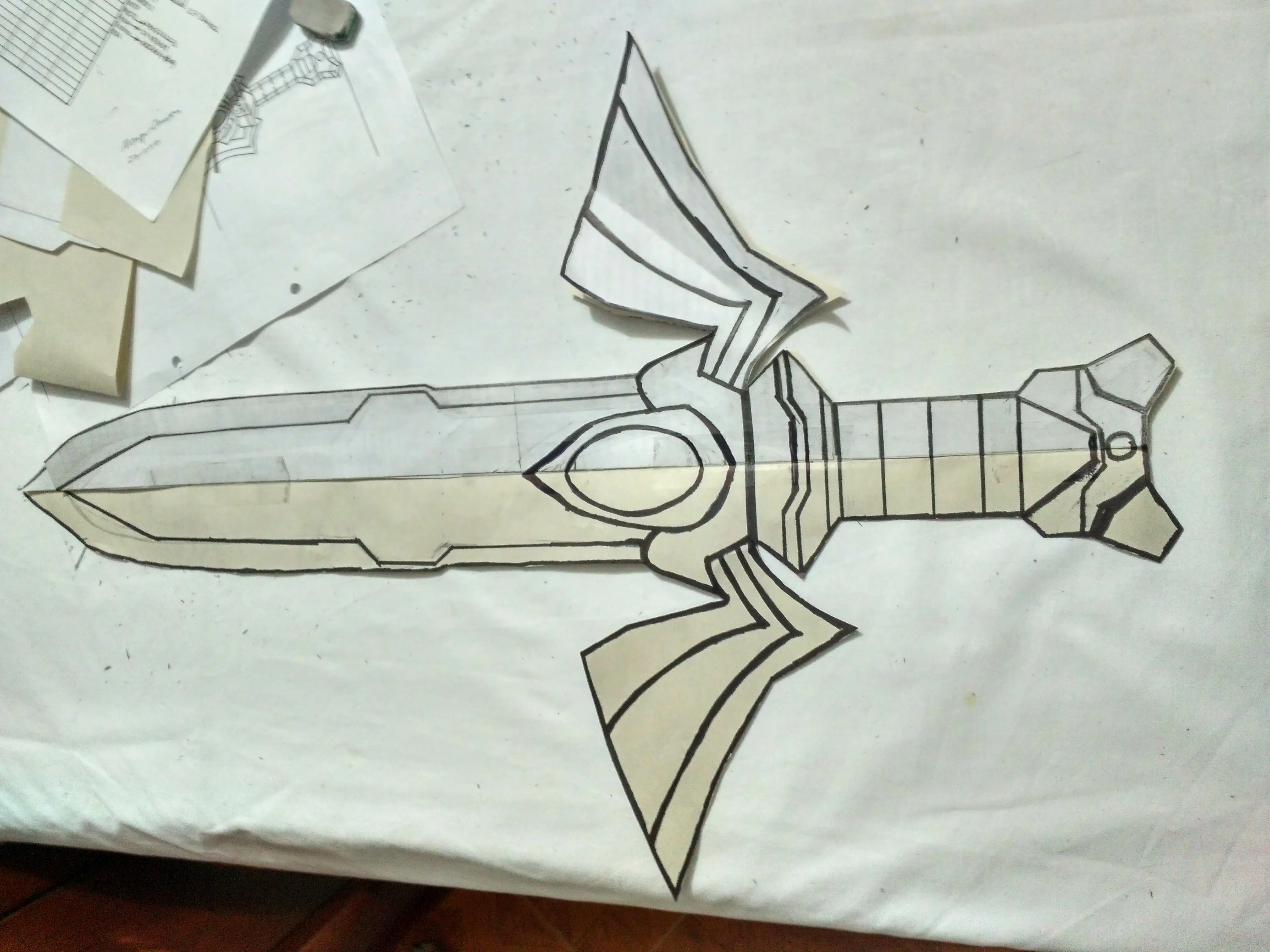 Hice la espada y escudo de Link para Halloween de mi sobrino