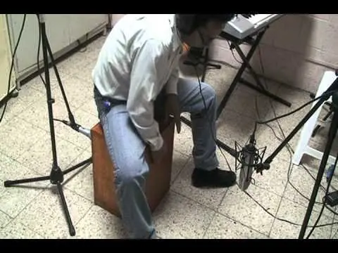 Cómo microfonear un cajón peruano o flamenco