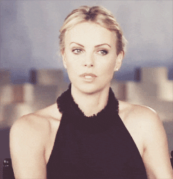"CharlizeTheron" pide igualdad en salarios de actor y actriz