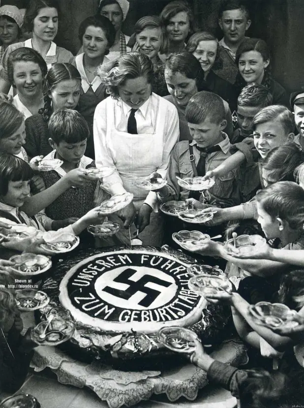Adolf Hitler - Lucho por la humanidad.