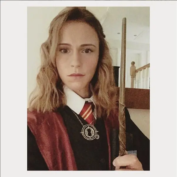 tiene una tiene una