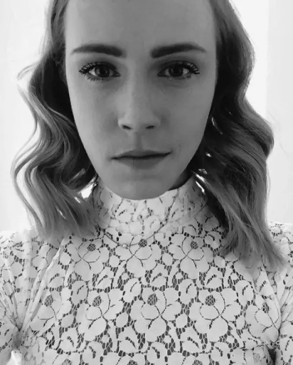 Emma Watson tiene una doble y es tan bella como la original! Emma Watson tiene una doble y es tan bella como la original!
