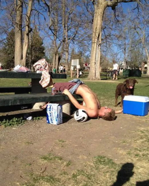 mi amigo esta ebrio, pasame el marcador