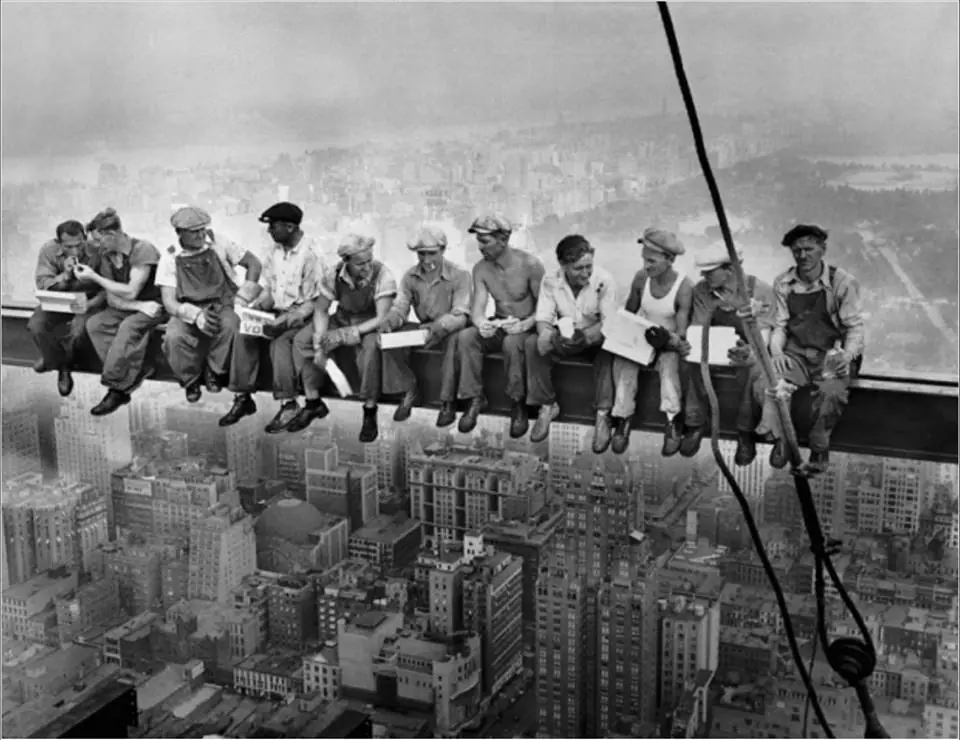 lunes