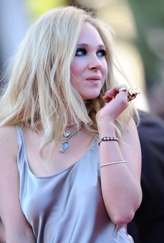Belleza: Juno Temple ¿Pactarías con el diablo por ella?