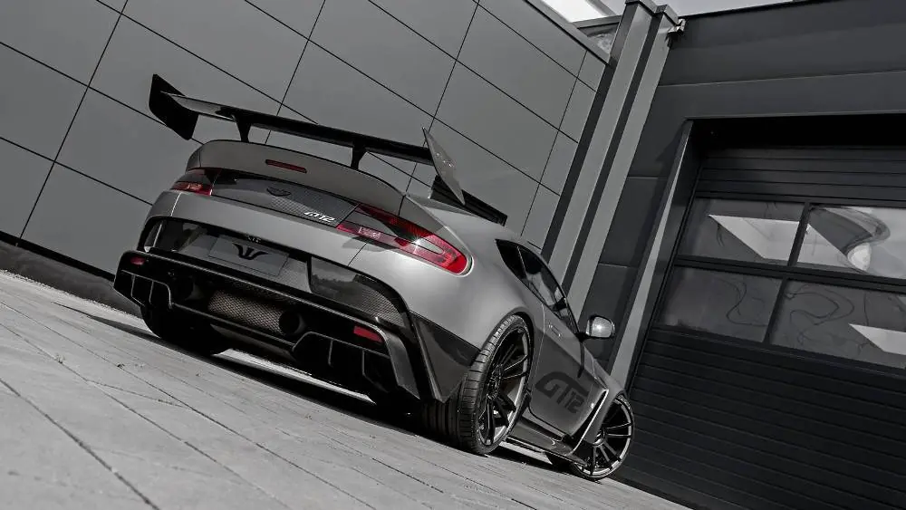 Whellsandmore modifica al Aston Martin Vantage GT12