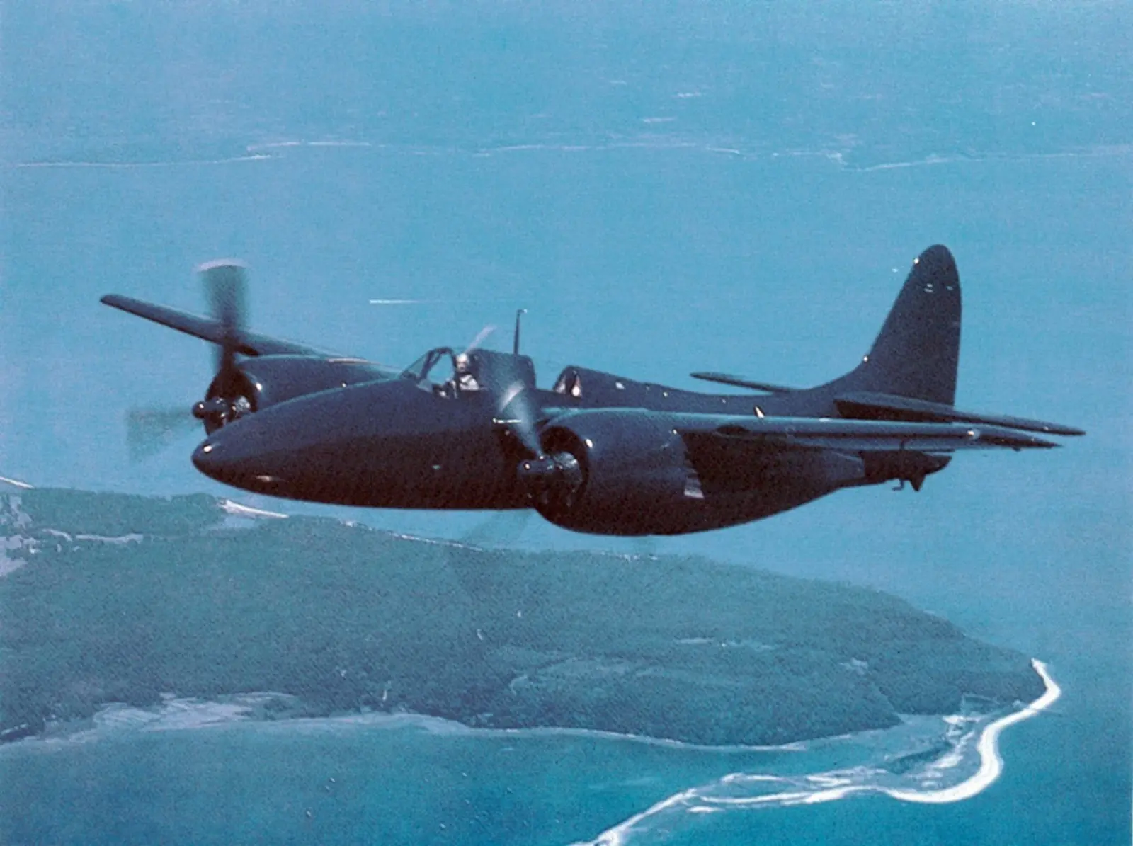 Fly Model 002 - F7F 3P Tigercat (papercraft e información)