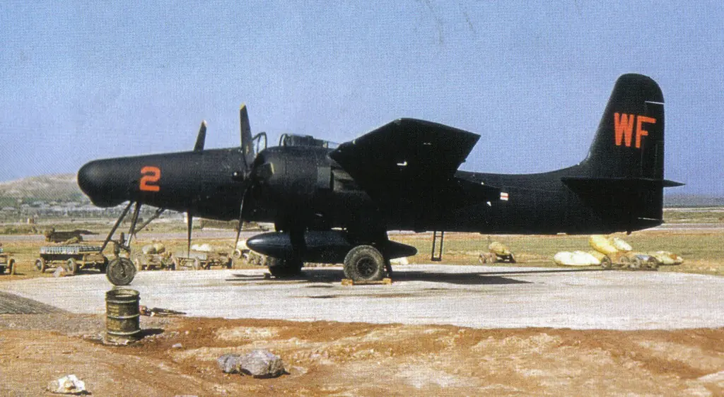 Fly Model 002 - F7F 3P Tigercat (papercraft e información)