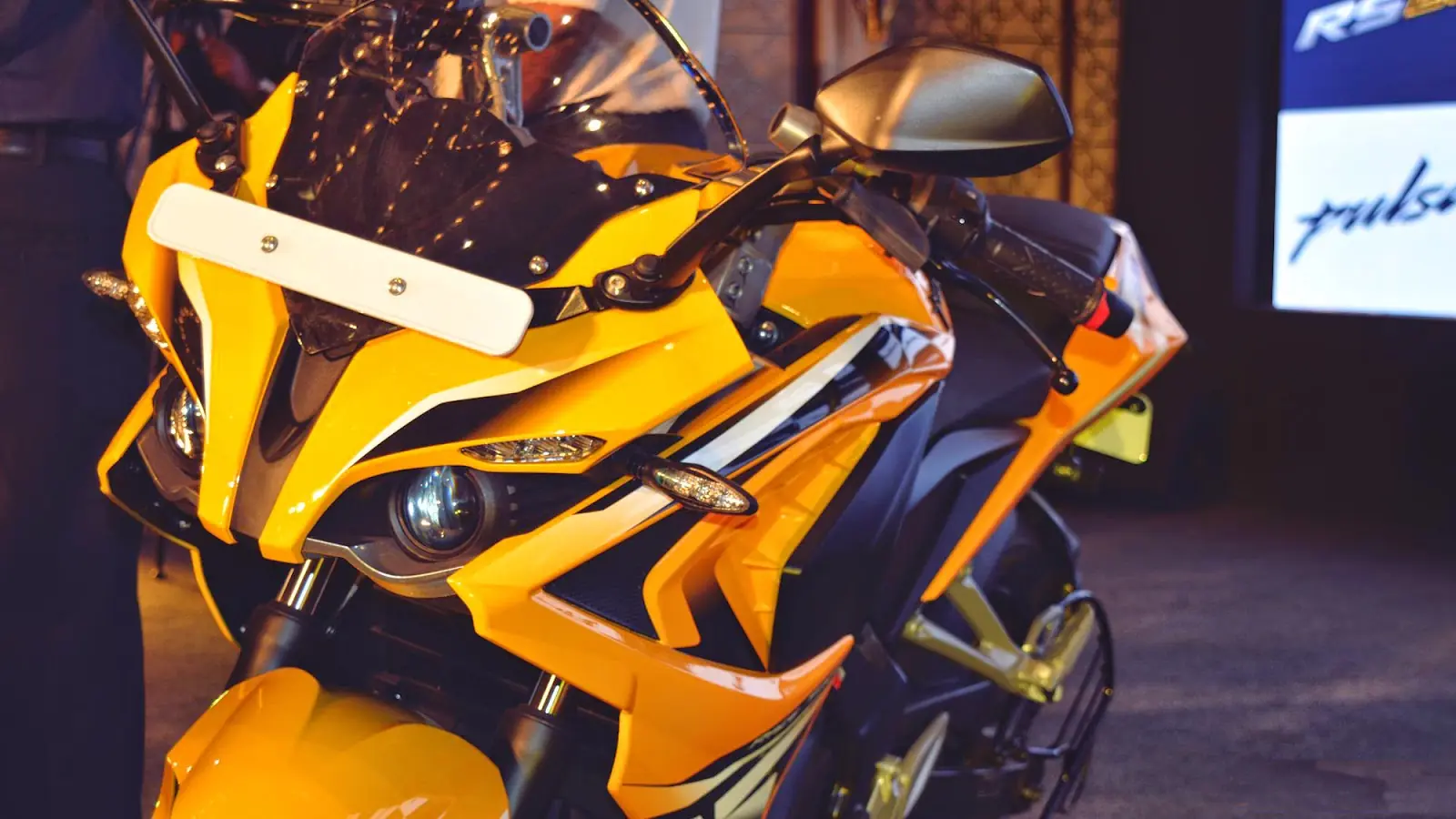 ¡Nuevas(No tan) Bajaj AS200 y RS200!