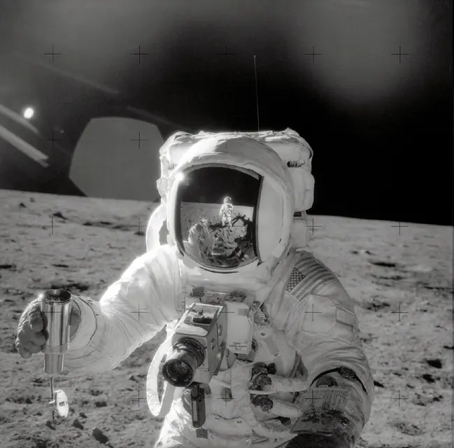Se trajeron Microbios de la Luna ?