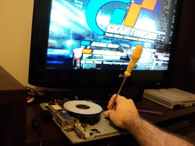 Restauración de una PS1 fat encontrada en el basurero Restauración de una PS1 fat encontrada en el basurero