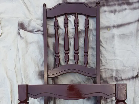 Cómo restaurar una silla del comedor Cómo restaurar una silla del comedor