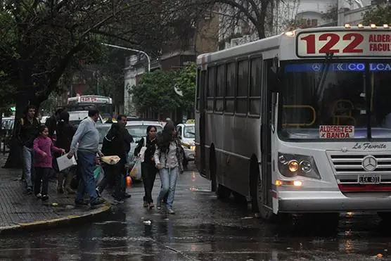 El otro dia moje a una pareja de viejos con el auto