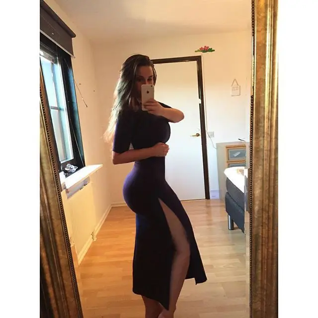 alumna alumna