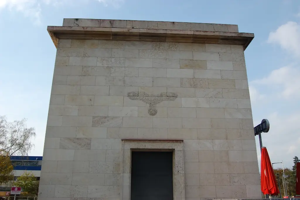 Construcciones Nazis en pie