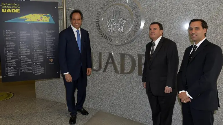 Como Scioli se robó el título de licenciado de la UADE
