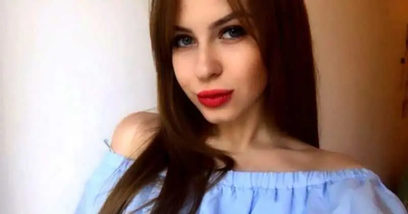 Joven rusa subasta su virginidad