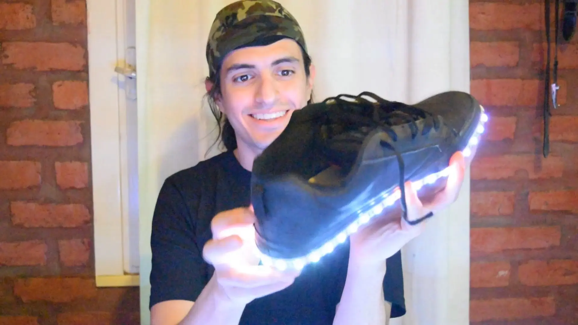 descubre como hacer tus zapatillas led