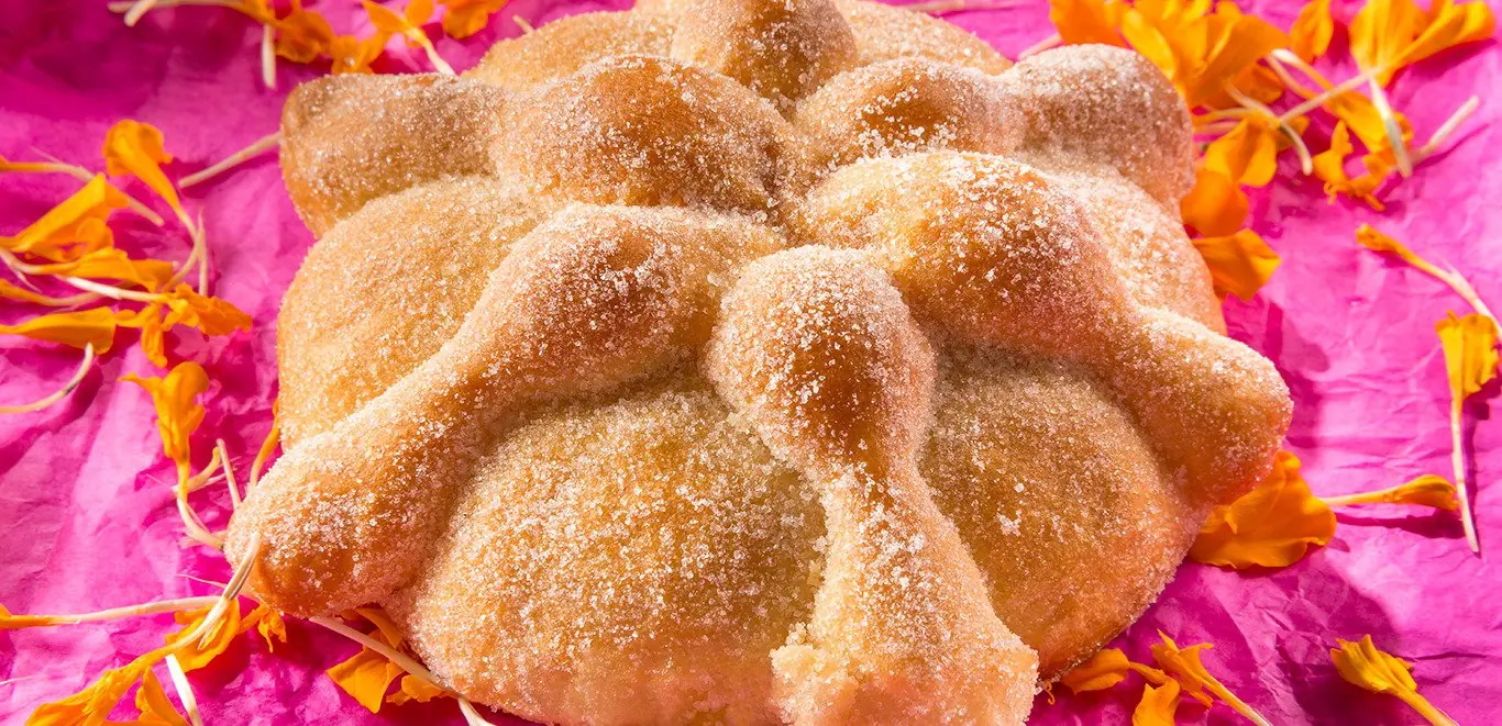 dia de muertos vs halloween