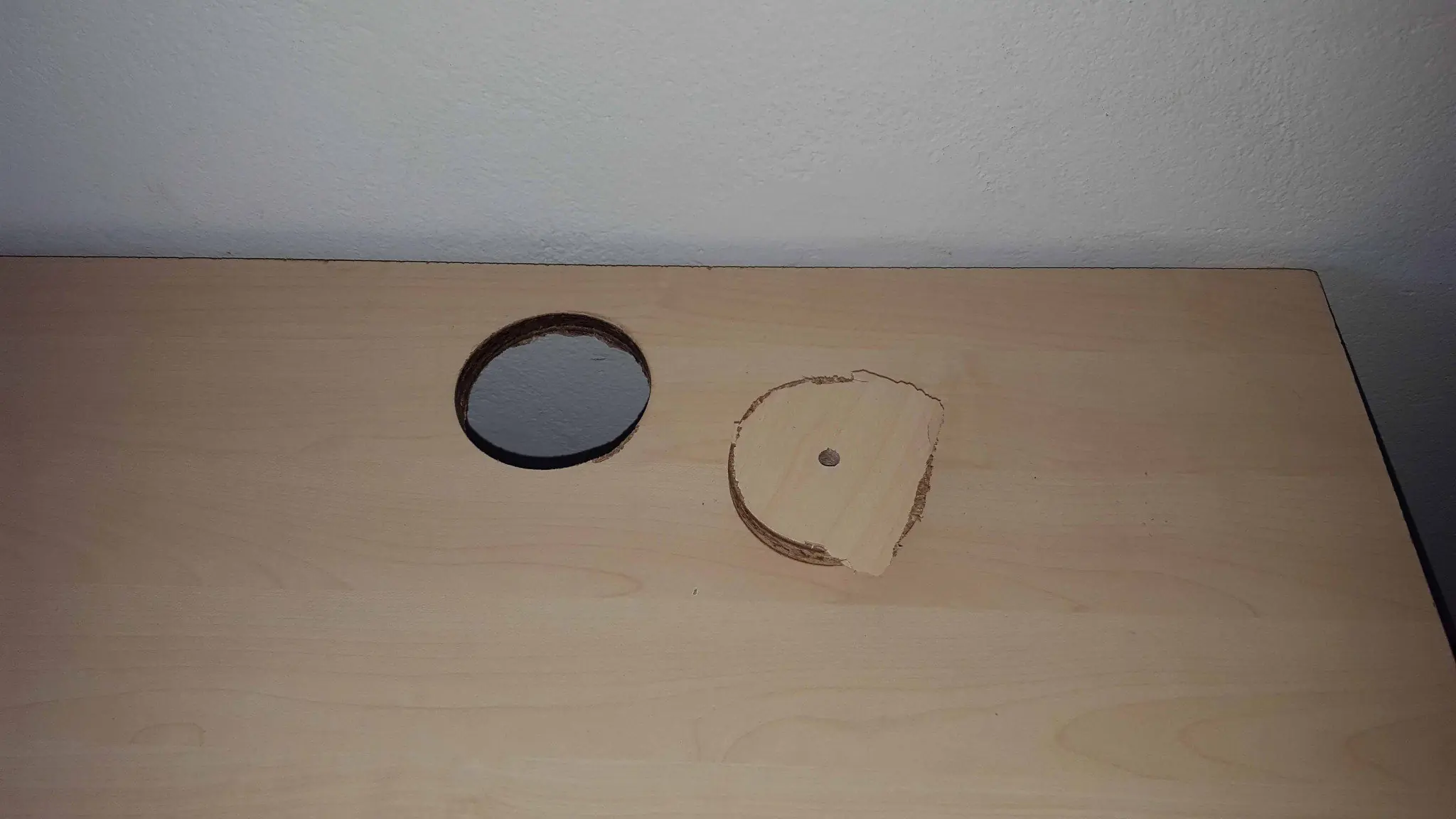 »Fabrique escritorio de 2.8x1.5m y arregle la habitación