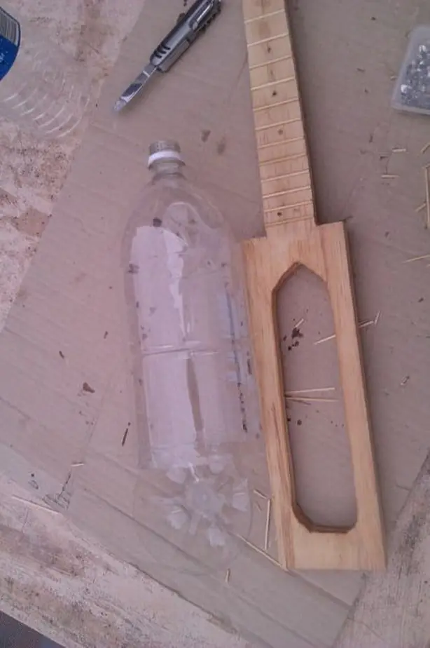 hacer un ukulele