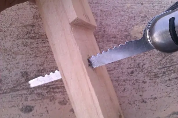 Hacer un ukelele de forma casera