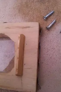 Hacer un ukelele de forma casera