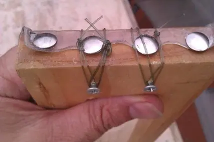 Hacer un ukelele de forma casera