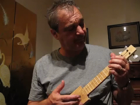 ukulele casero