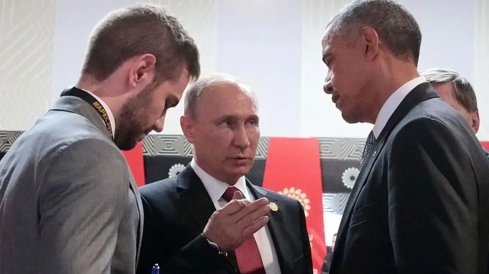 Obama y Putin "cara a cara" en una breve y fría reunión