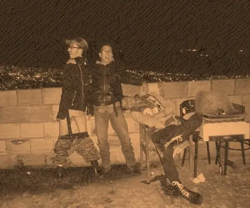 Los diseños de mi antigua banda de punk... con las uñas
