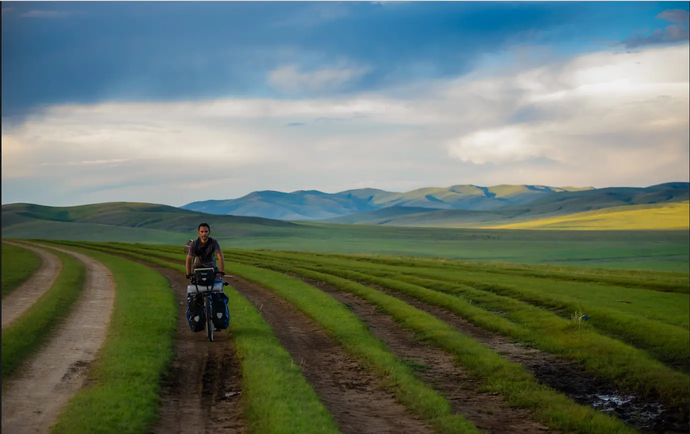 Argentino recorrio 60 países en bicicleta, increíbles fotos