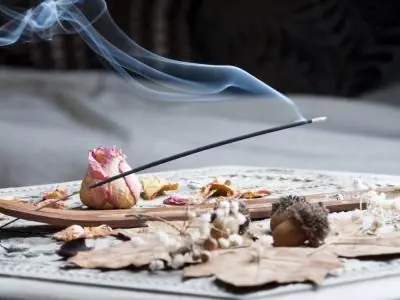 El humo del incienso es más tóxico que el de los cigarrillos