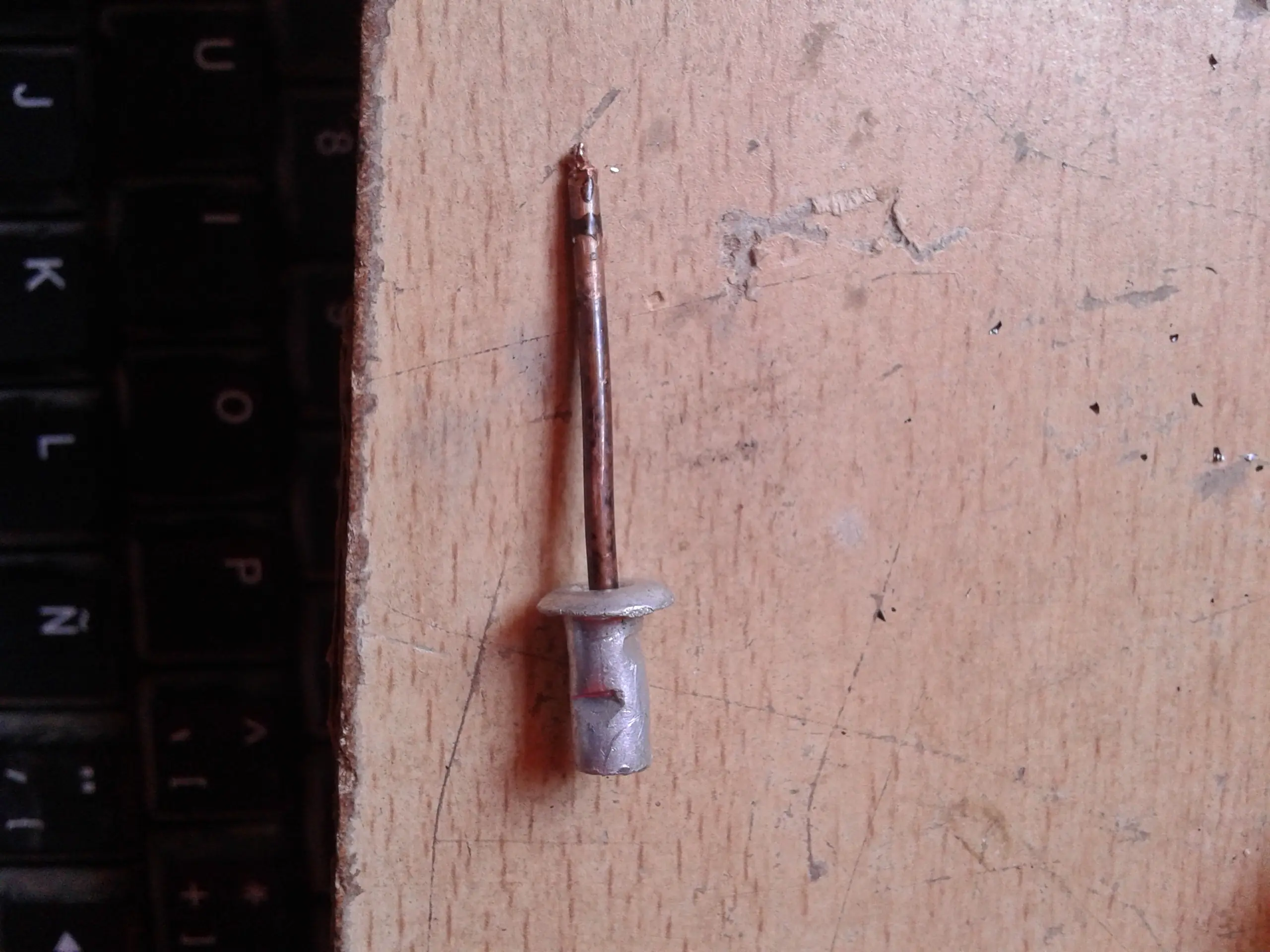 me hice un soldador de estaño/cautin casero 12Volts por $0