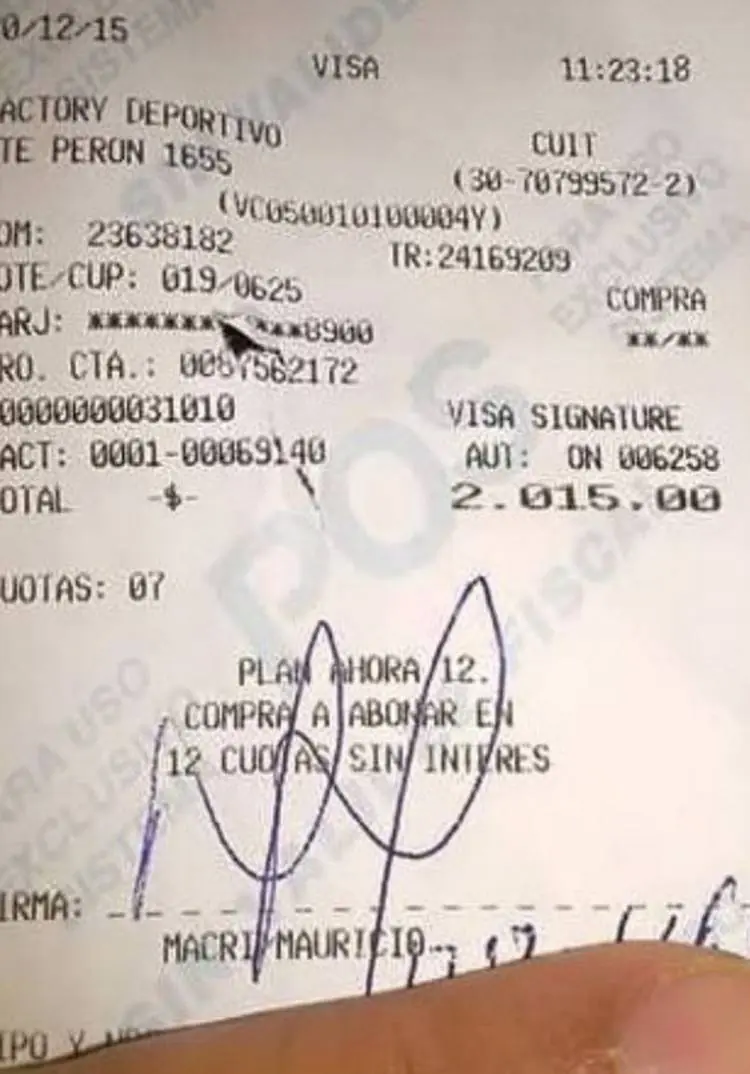 ES HUMANO! Macri fue a comprar botines a un outlet