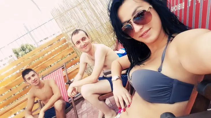 Noticiero la contrató porque llegó casi Topless al casting