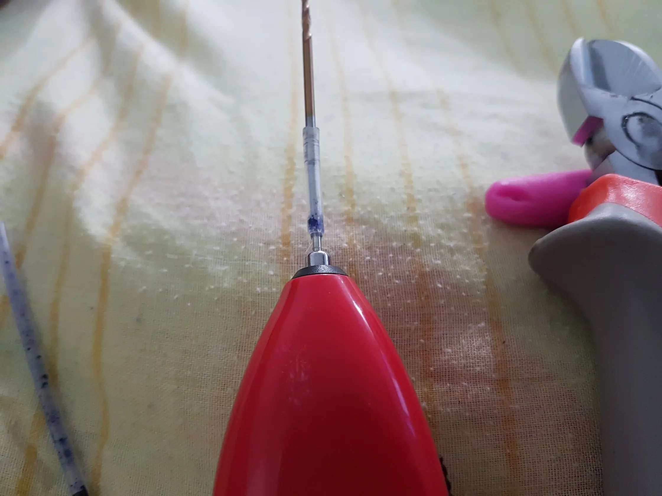 Mini Taladro casero hecho con un batidor de caffe