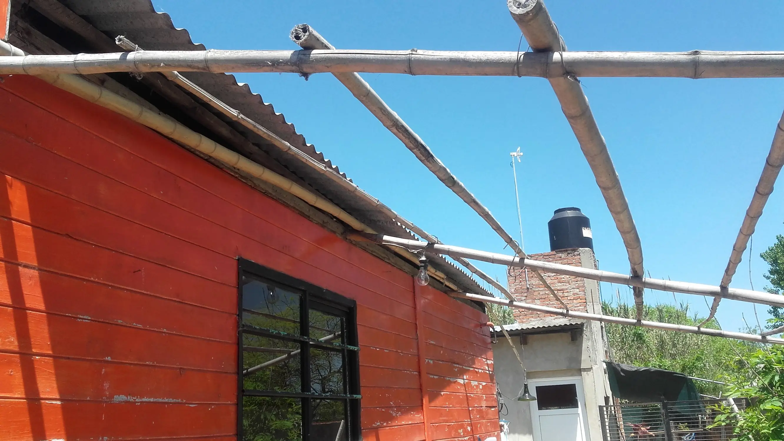 Mi toldo de cañas y media sombra!!!