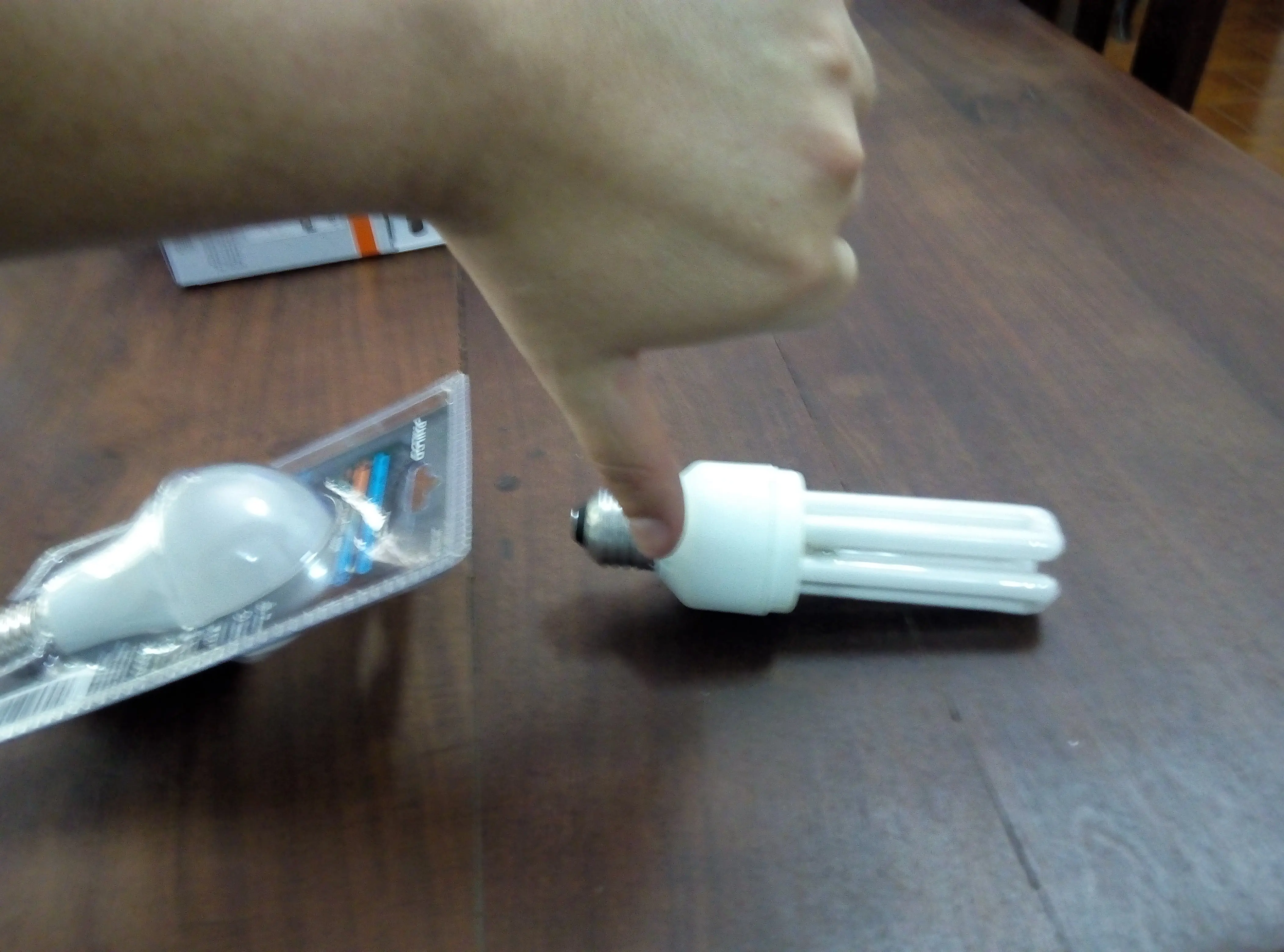 Cambie las lámparas bajo consumo de mi casa por lámparas LED Cambie las lámparas bajo consumo de mi casa por lámparas LED