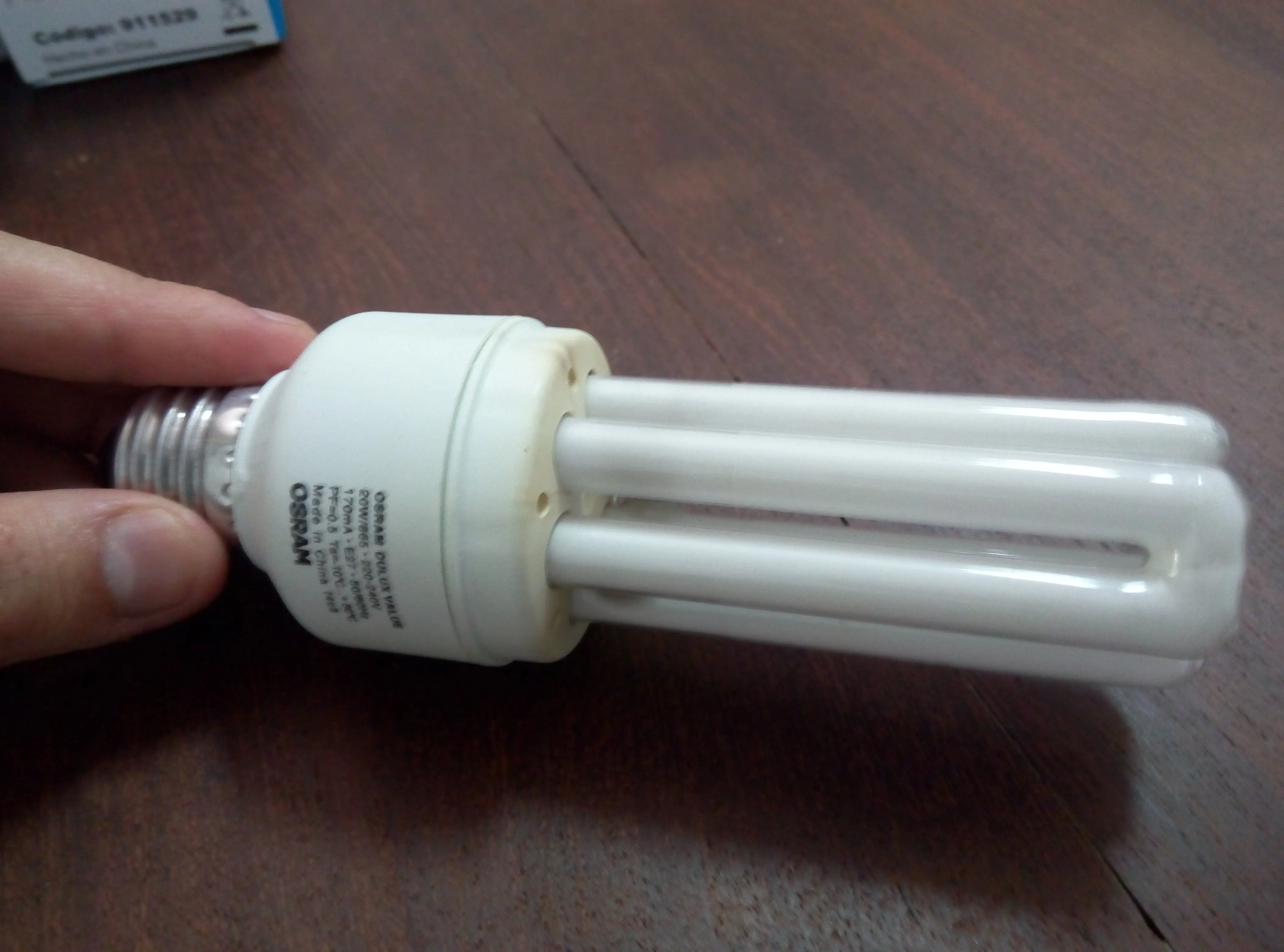 Cambie las lámparas bajo consumo de mi casa por lámparas LED