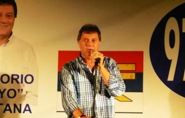Argentinos sorprendidos por exalcalde que trabaja en helader