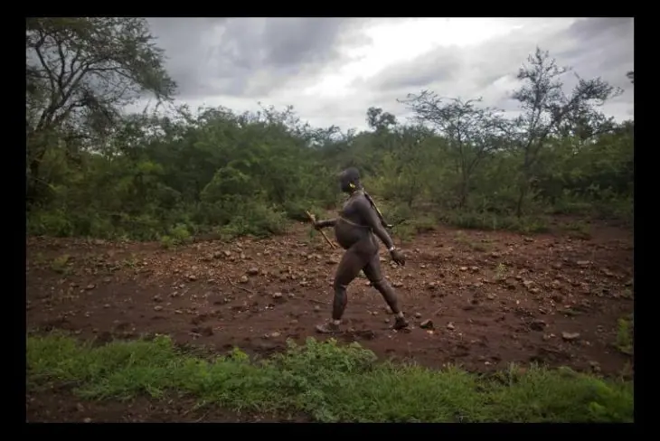 En Etiopia los panzones son los hombres mas atractivos y pueden elegir a las mejores doncellas