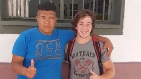 Joven ayudo al ladrón que le robo y le cambio la vida