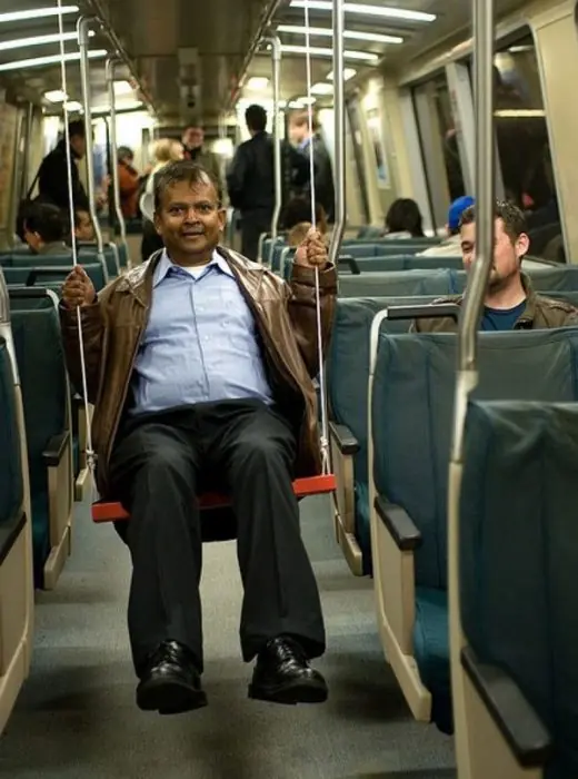 Imágenes de humor en el metro, pasa máster y riete