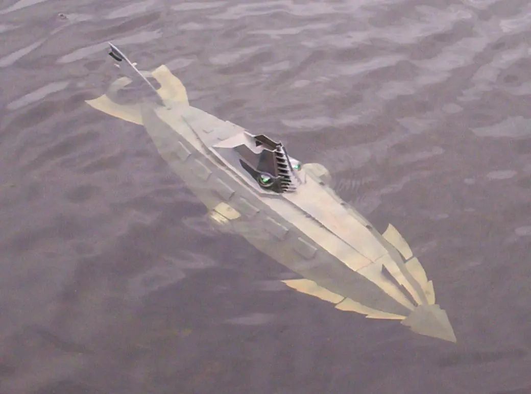 Construir submarino de control remoto