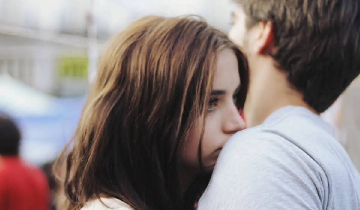 8 cosas que entienden quienes aman a alguien que no muestra