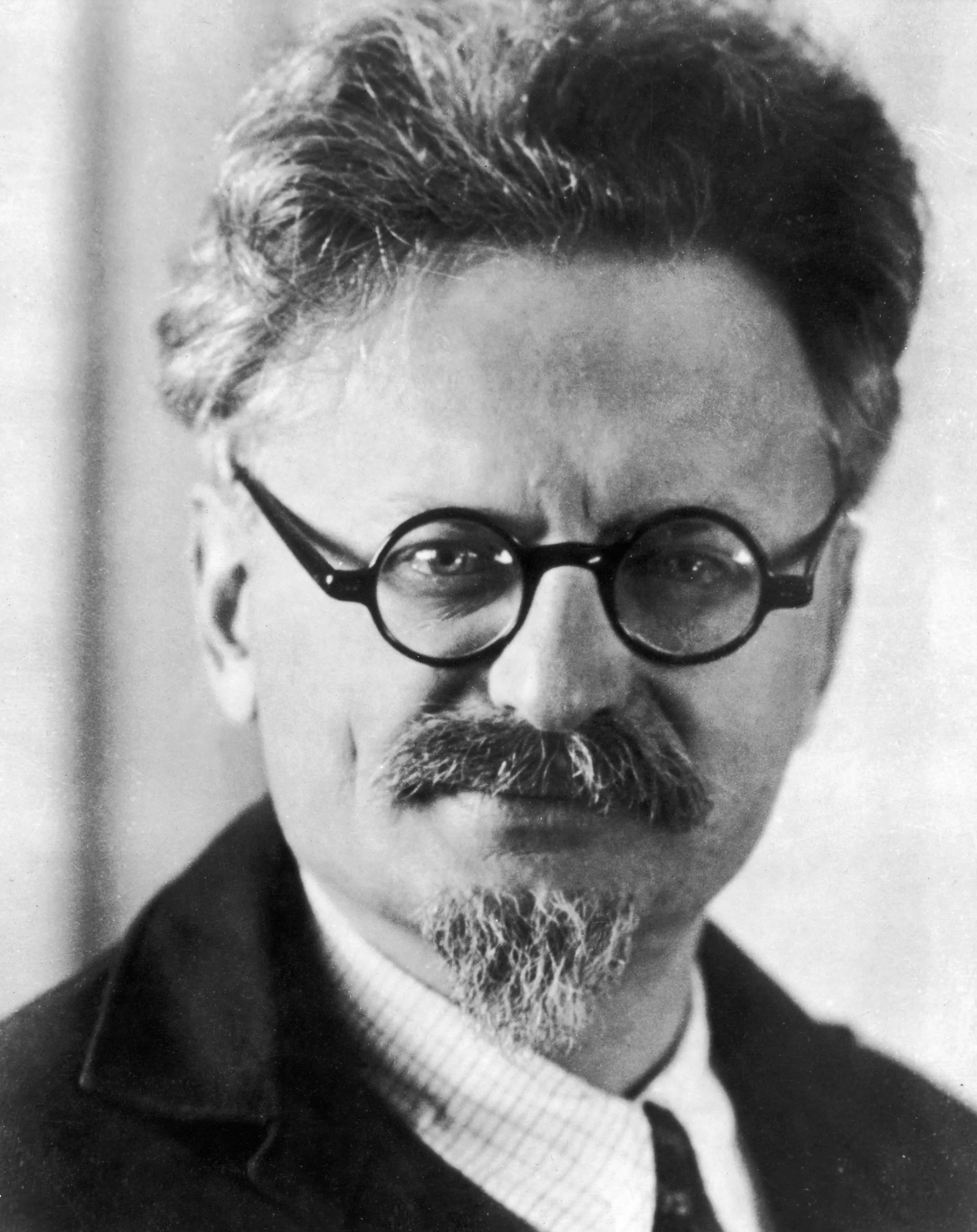 Trotsky, Yo te remil banco, papú!