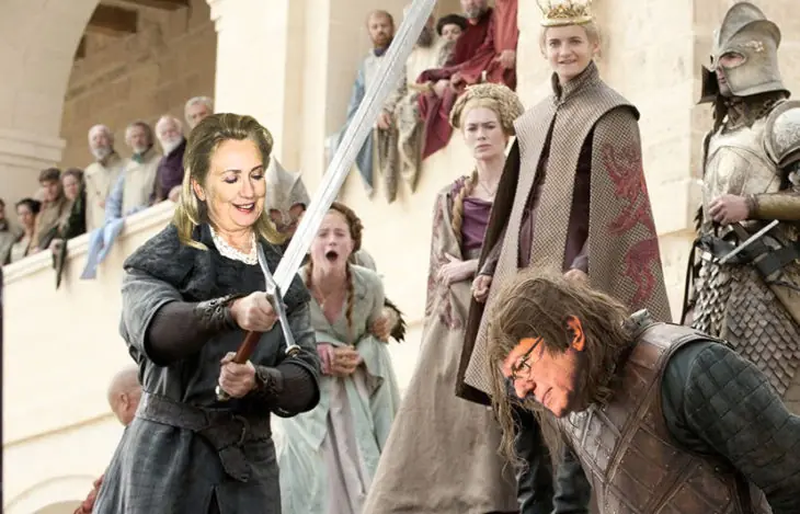 Descansan a Hillary Clinton por mirar el escote a Christina!
