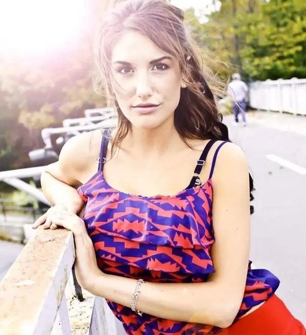 "August Ames" de Canadá a la meca del Porno Americano "August Ames" de Canadá a la meca del Porno Americano